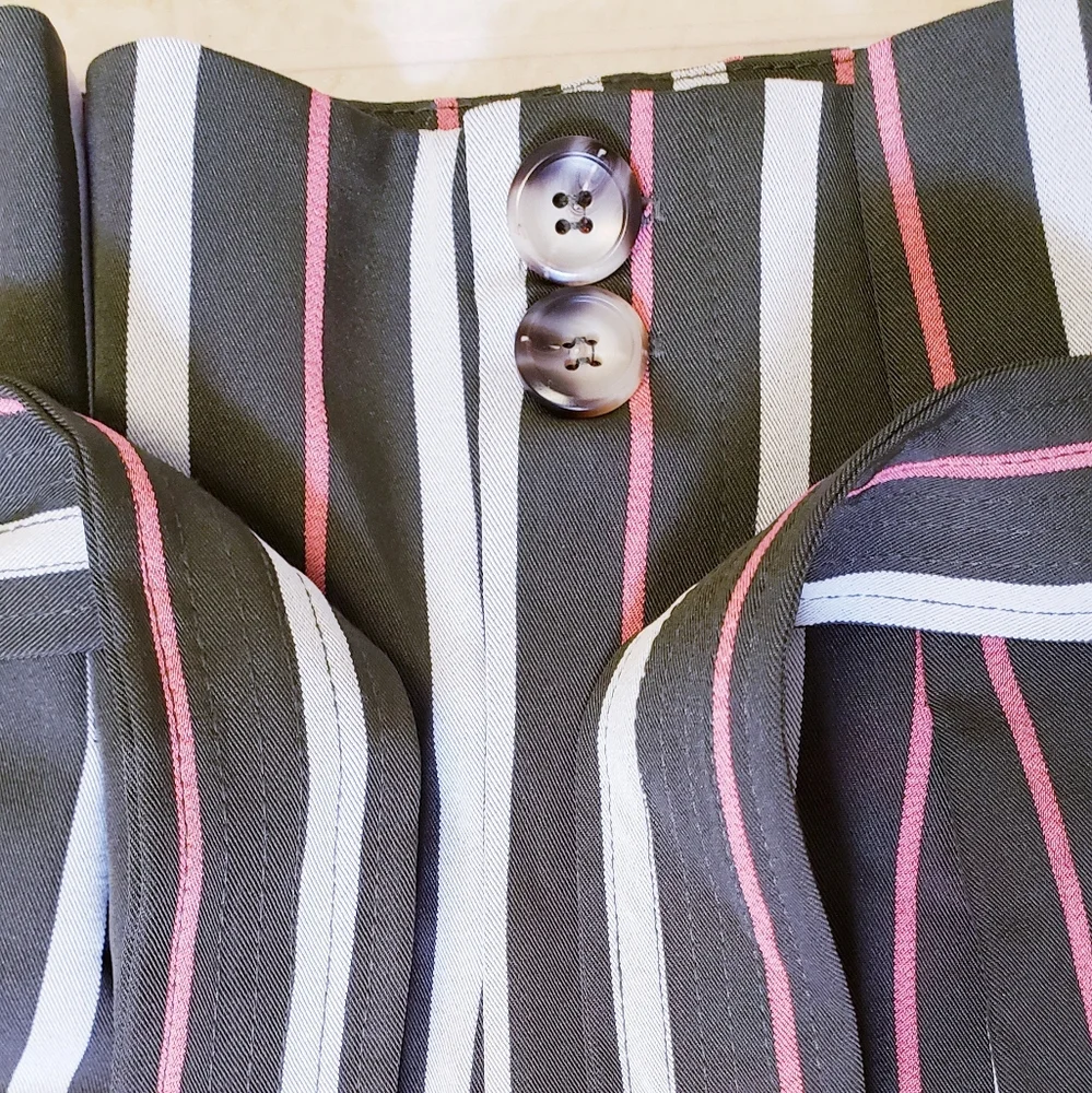 Like new S Lumiere high rise shorts - Picture 3 of 10